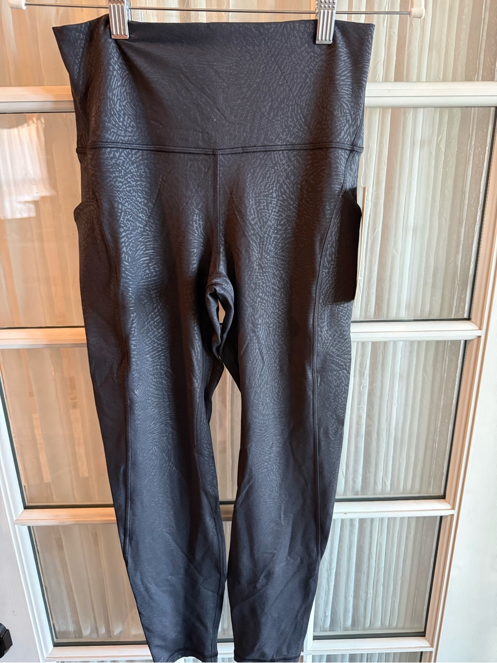 NWT Lululemon Align High Rise 25” Sz 8 with pockets